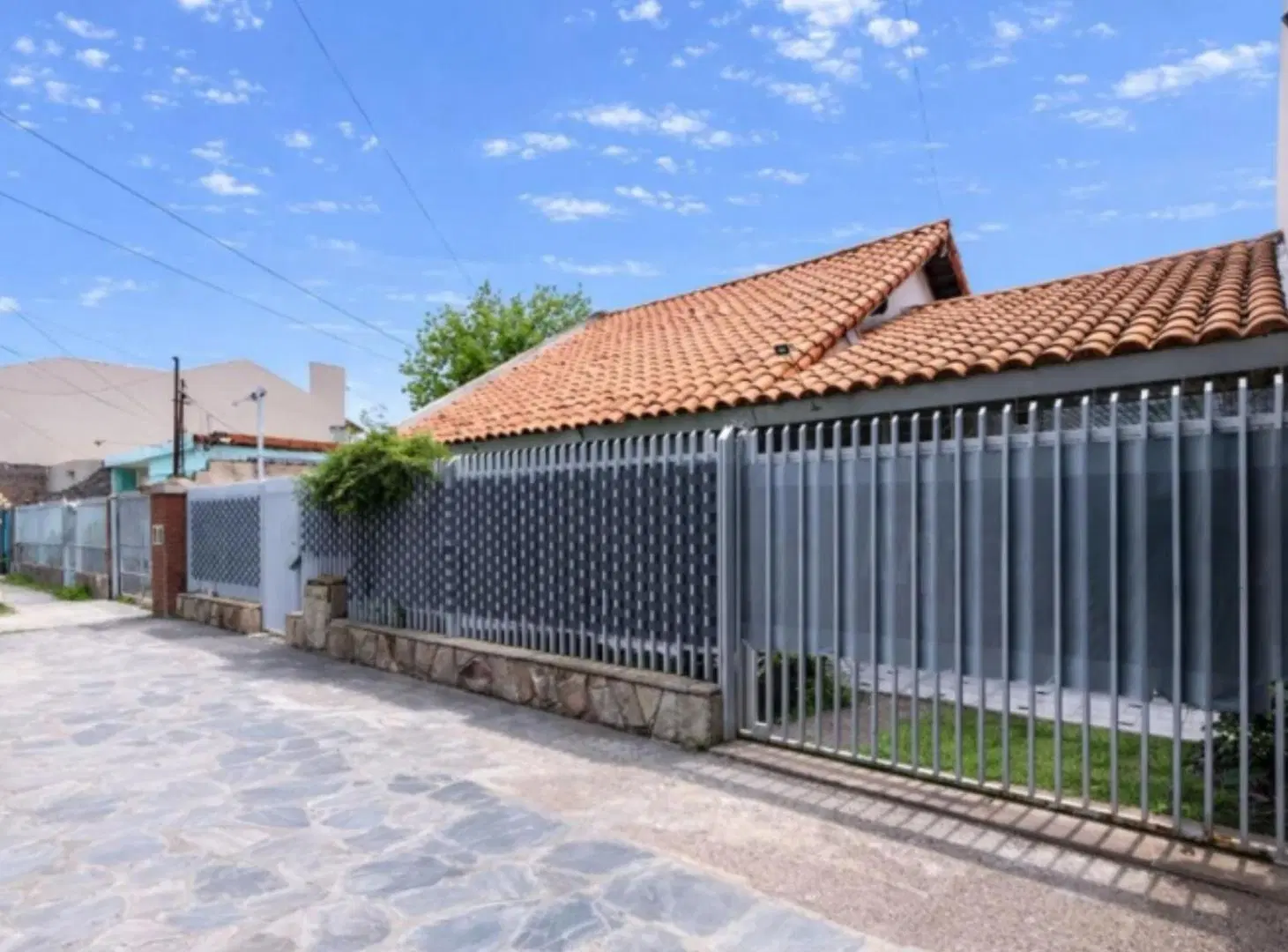 Casa en Tablada - 2 dormitorios - Pileta y quincho - APTA CREDITO 1