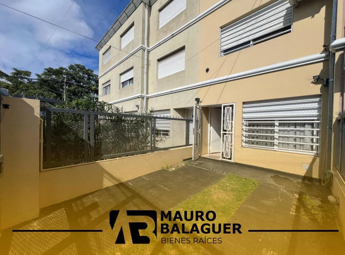 Casa en Ciudad Evita - Triplex - 4 dormitorios - Apto Credito 4
