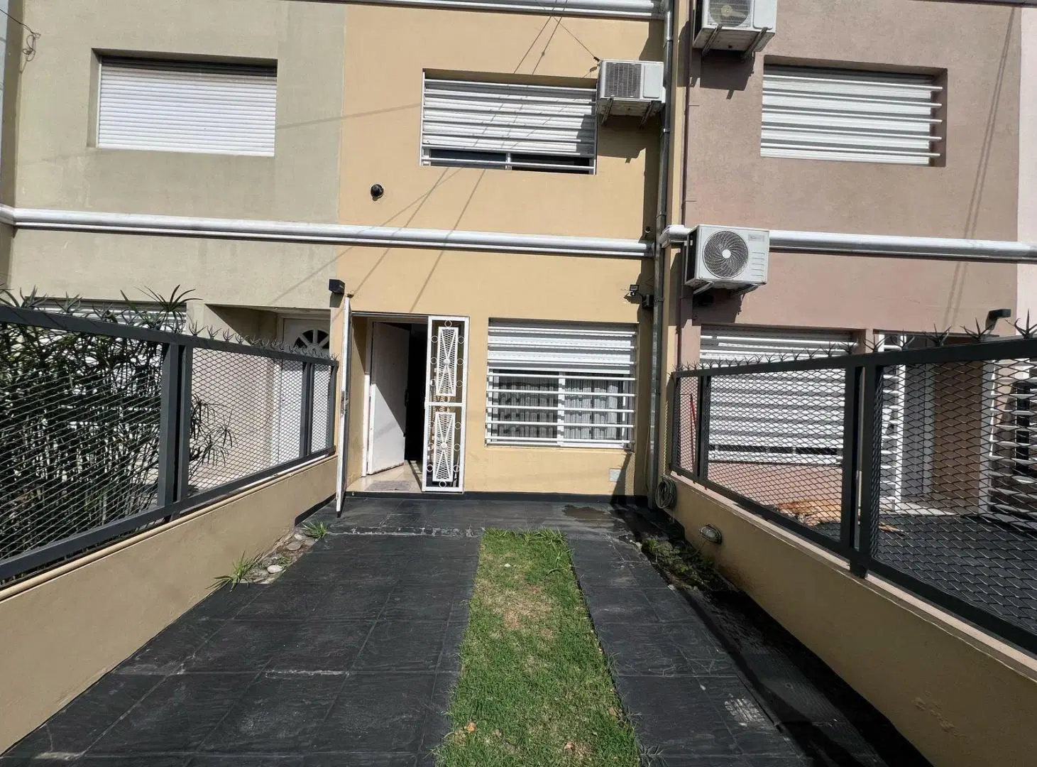 Casa en Ciudad Evita - Triplex - 4 dormitorios - Apto Credito 5