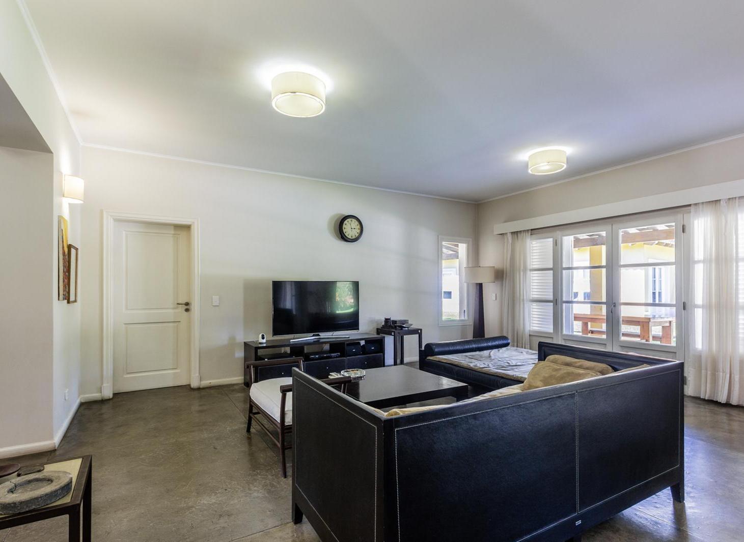 Foto de Casa 5 ambientes con piscina en Ciudad Evita, imagen 5