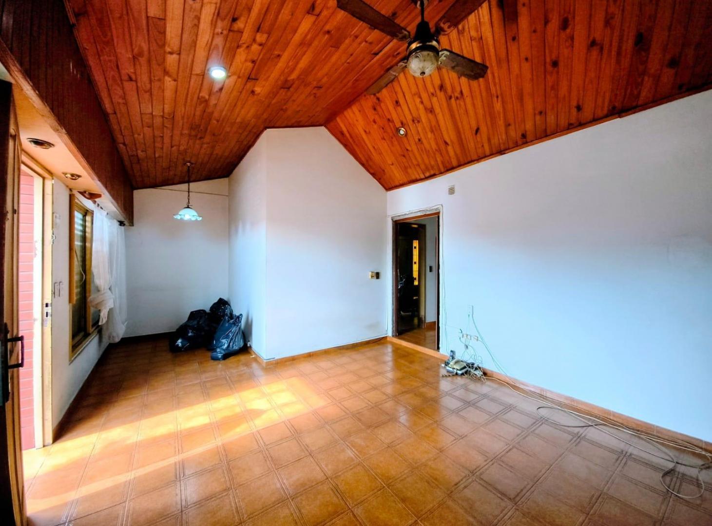 Foto de Casa en Isidro Casanova, imagen 4