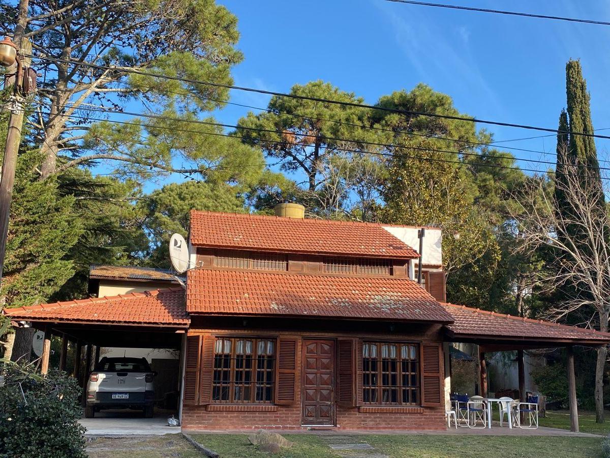 Hermosa Casa Costa del Este, Av2 y Rosas a 100 m Centro Comercial 1
