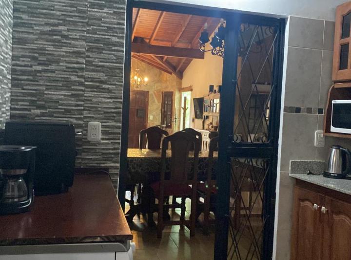 Hermosa casa en el bosque de Costa del Este 5