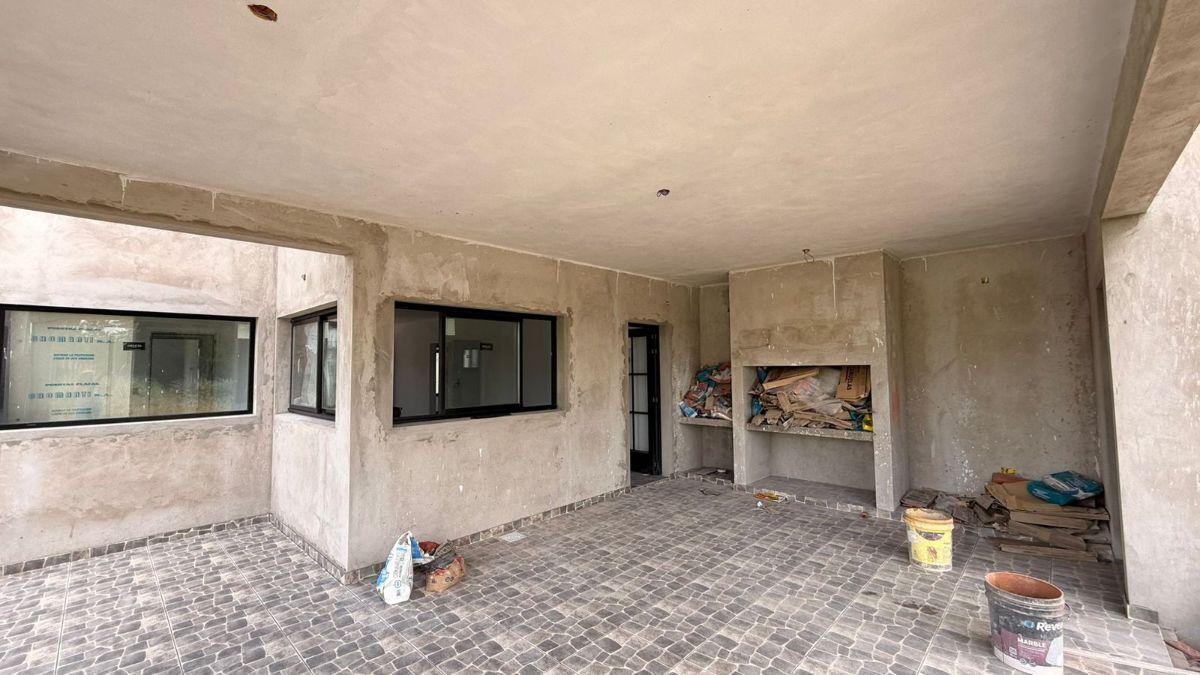 Foto de Casa con amplio jardín y 3 dormitorios en venta en Costa del Este, imagen 4