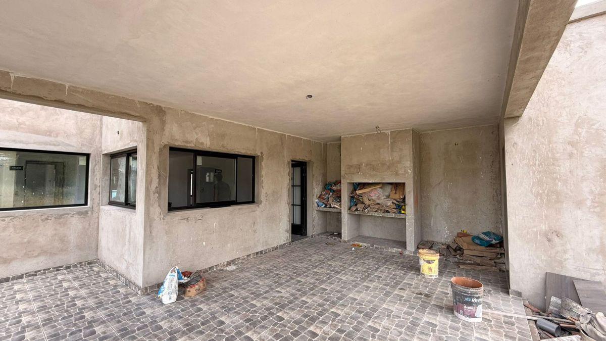 Foto de Casa con amplio jardín y 3 dormitorios en venta en Costa del Este, imagen 5