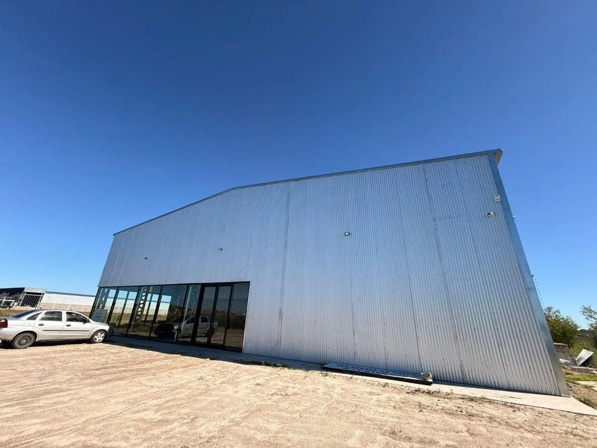 Galpones disponibles VENTA O ALQUILER— Ruta 11 (Gral. Lavalle) km 345. Cercano a la rotonda de Mar 5