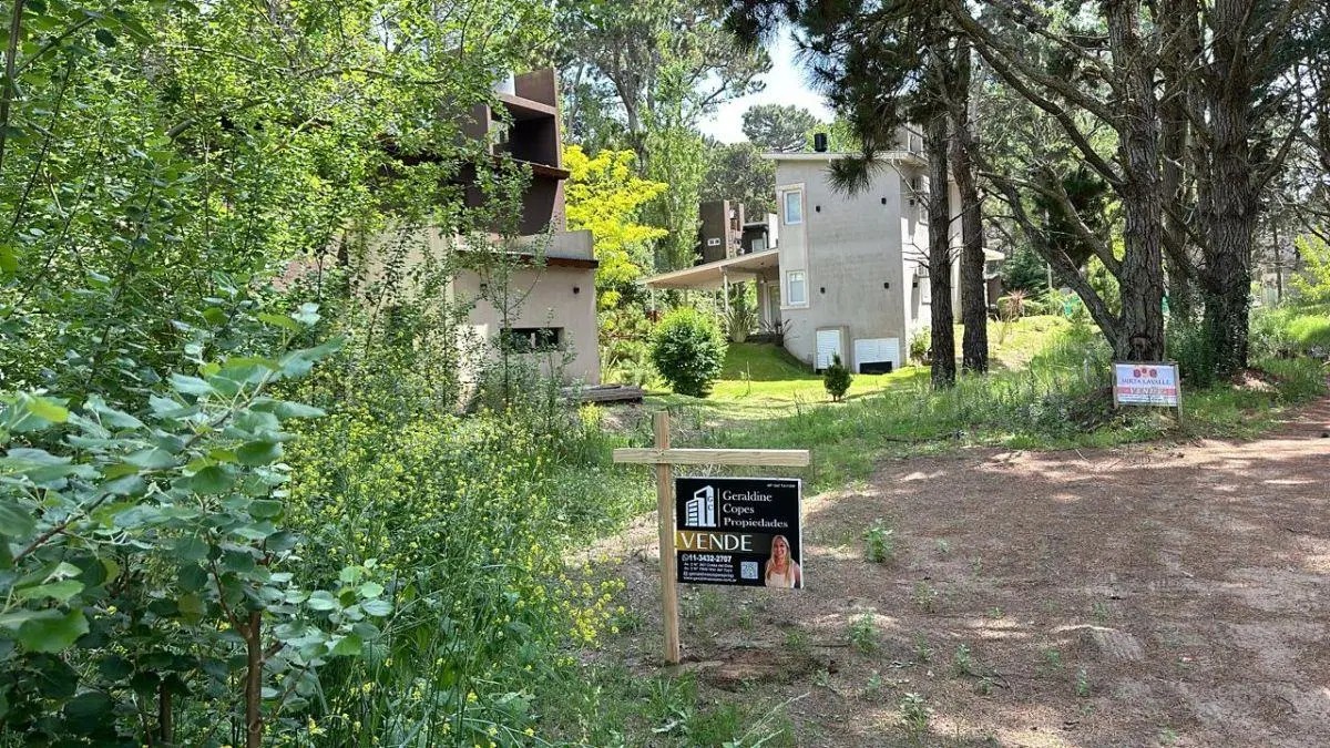 Lote En Costa Del Este, Sobre Los Cedros Barrio La Reserva 2