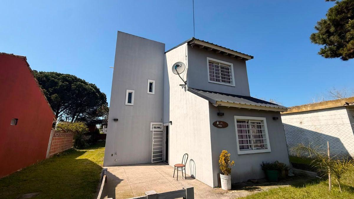 Foto de Hermosa Propiedad Mas Quincho En Venta En Las Toninas, imagen 1