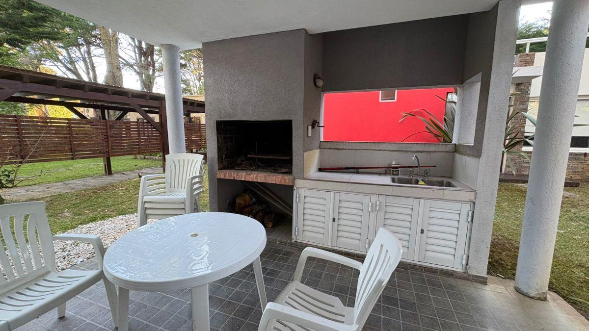 Foto de mpecable Duplex Al Frente En Venta En Costa Del Este, imagen 3