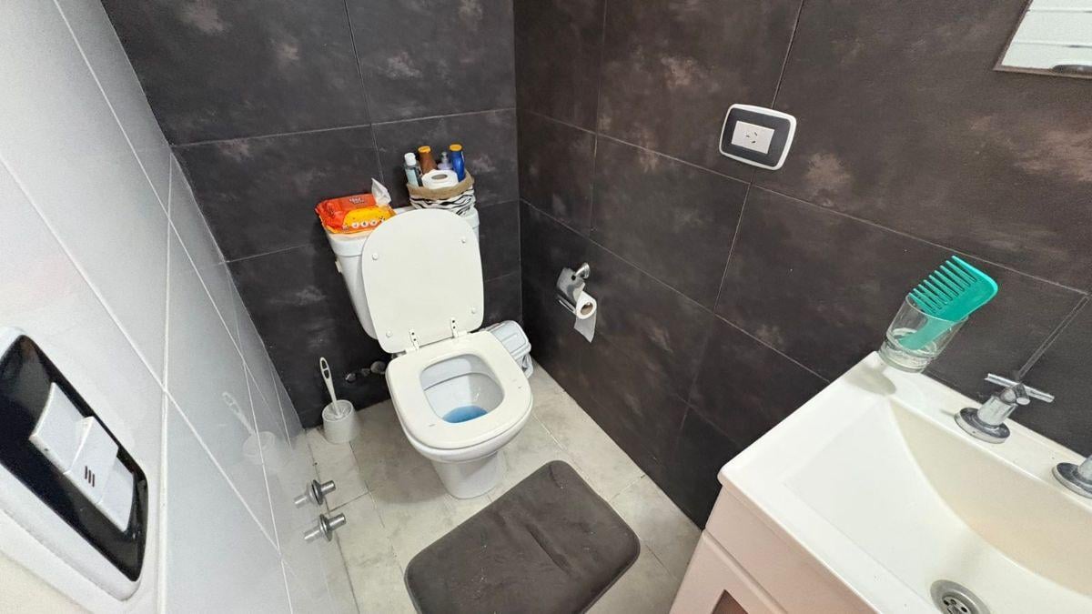 Foto de mpecable Duplex Al Frente En Venta En Costa Del Este, imagen 5