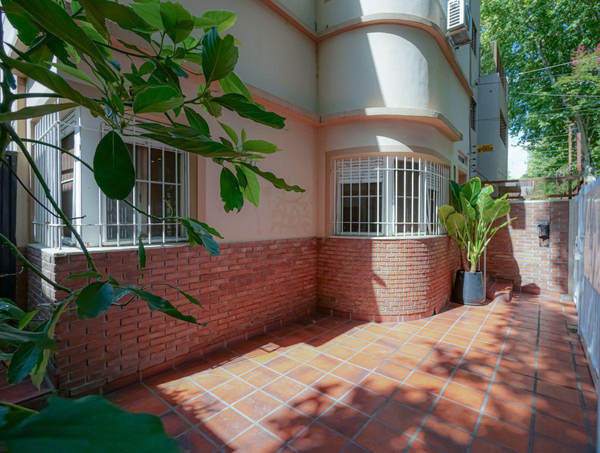 Foto de Venta Casa Martínez 6 ambientes Jardín Cochera a metros de Av Santa Fé, imagen 4