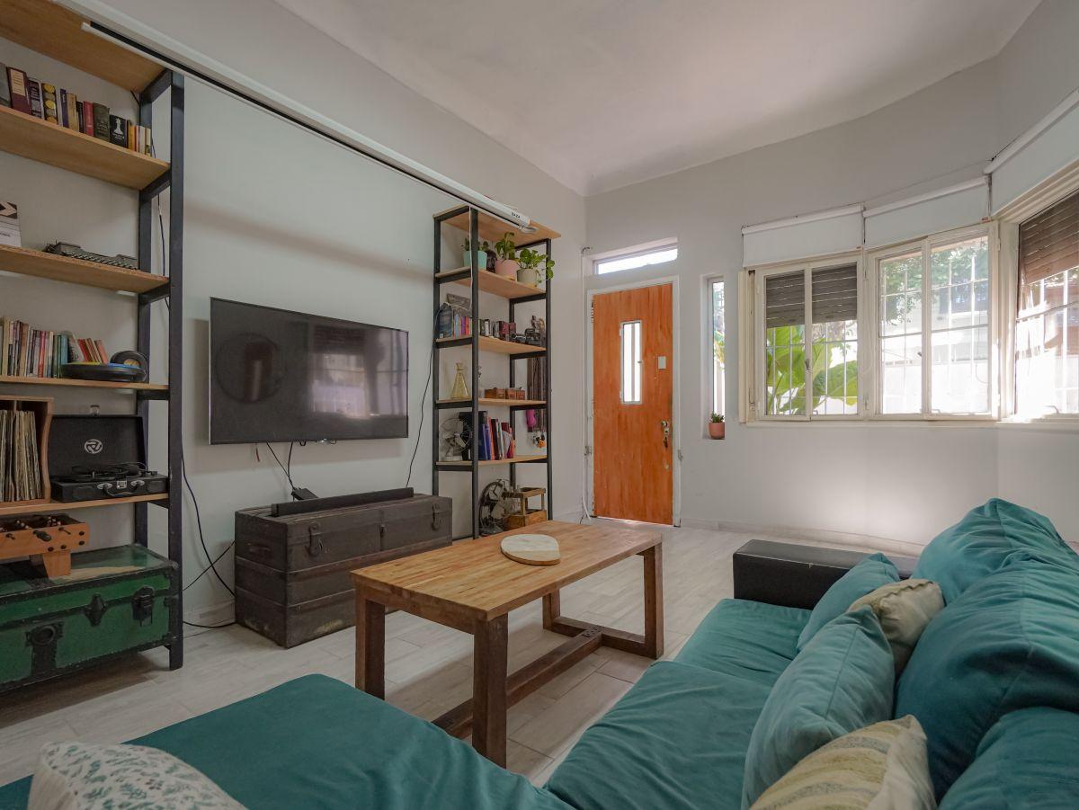 Foto de Venta Casa Martínez 6 ambientes Jardín Cochera a metros de Av Santa Fé, imagen 3