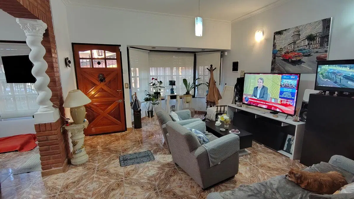Casa 3 Ambientes en Martínez - Jardín, Parrilla, Jacuzzi y Cochera para 4 Autos 4