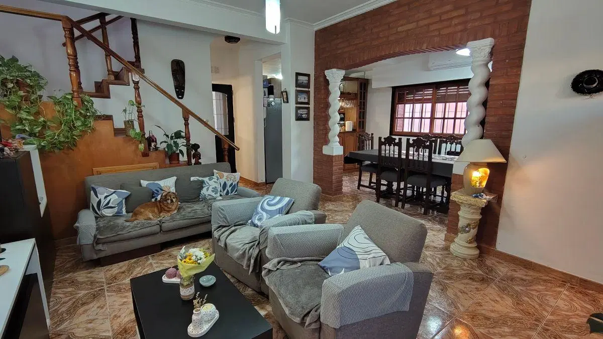 Casa 3 Ambientes en Martínez - Jardín, Parrilla, Jacuzzi y Cochera para 4 Autos 5