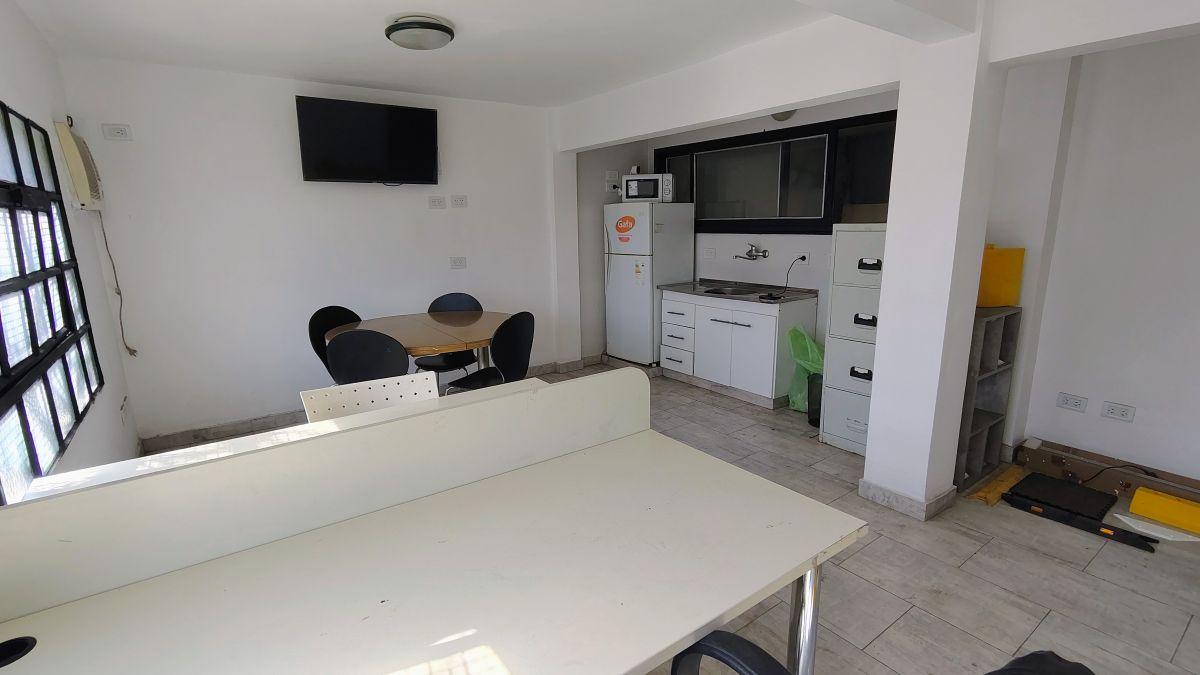 Foto de Alquiler Depósito Galpón en Munro. 200m2 cubiertos. Excelente estado., imagen 4