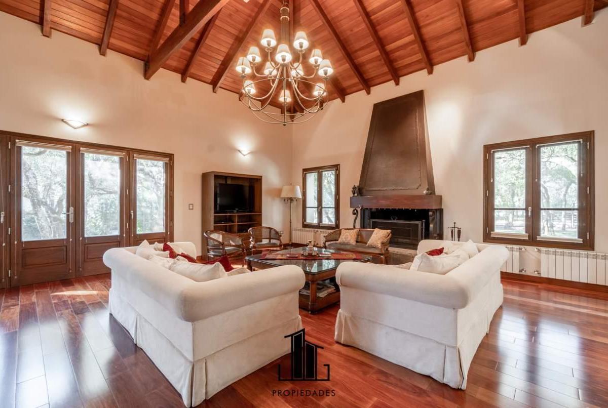 Casa en El Bosque Fondo Espacio Verde, en Dos Lotes 3000 m² Total 1