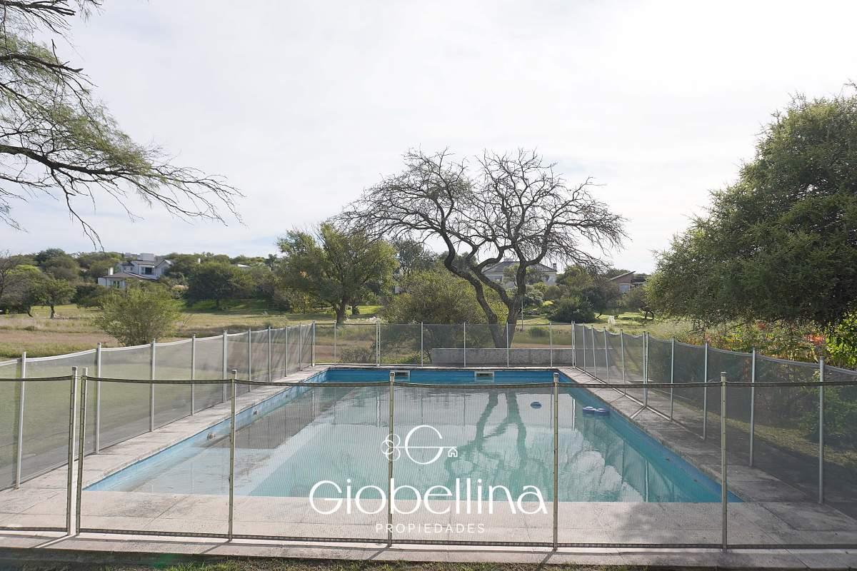 Casa Fondo Espacio Verde en El Bosque Opcion Planta Baja Vista a Las Sierras con Pileta y Dependenci 4
