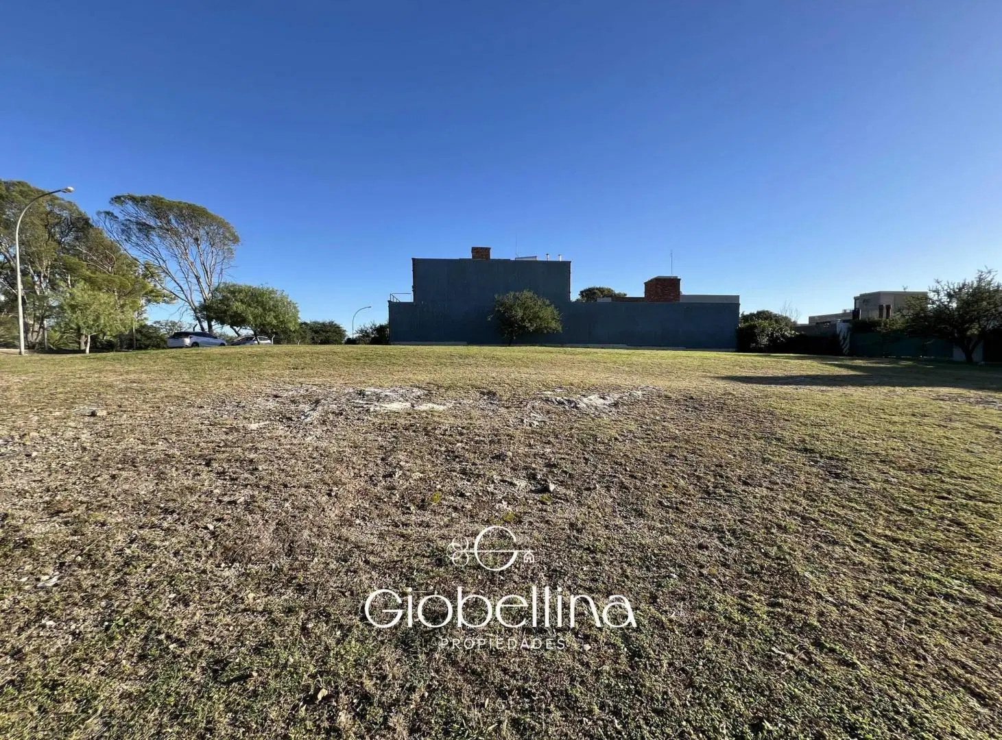 Lote esquina en Santina Norte Valle Escondido excelente ubicación barrio consolidado 5