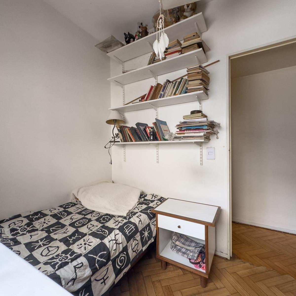 Venta Departamento 4 Amb. con Cochera - Retiro 3