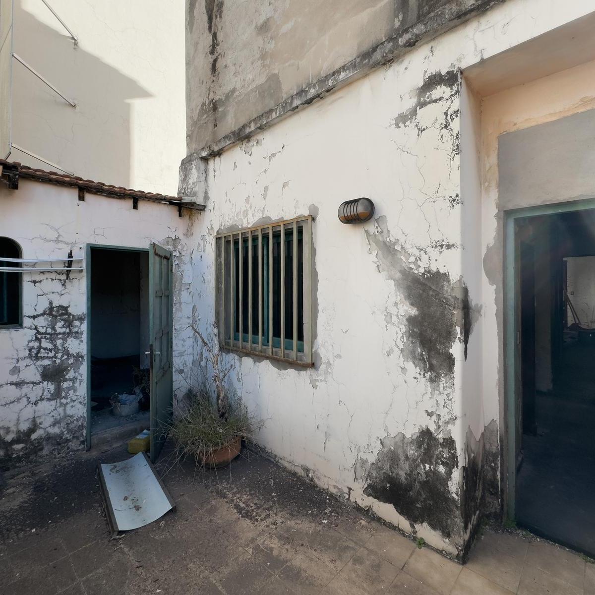 Venta - Casa a Refaccionar - Piscina - Terraza - San Nicolás 2