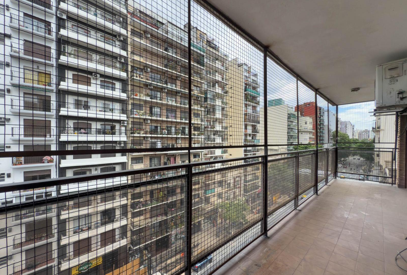 Foto de VENTA DEPARTAMENTO 4 AMBIENTES BALCÓN COCHERA ALMAGRO PERMUTA, imagen 4