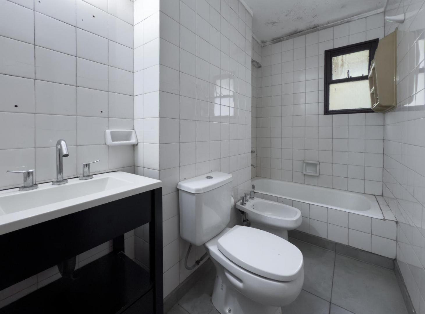 VENTA - 3 AMBIENTES - APTO CREDITO - COCHERA - BALVANERA