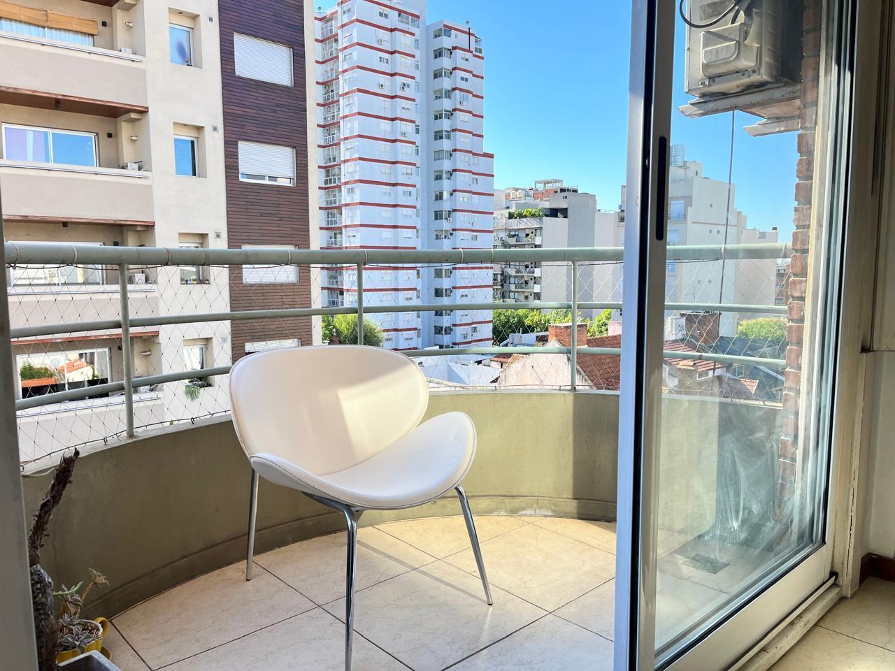 VENTA DEPARTAMENTO 3 AMBIENTES BALCON COCHERA FLORES