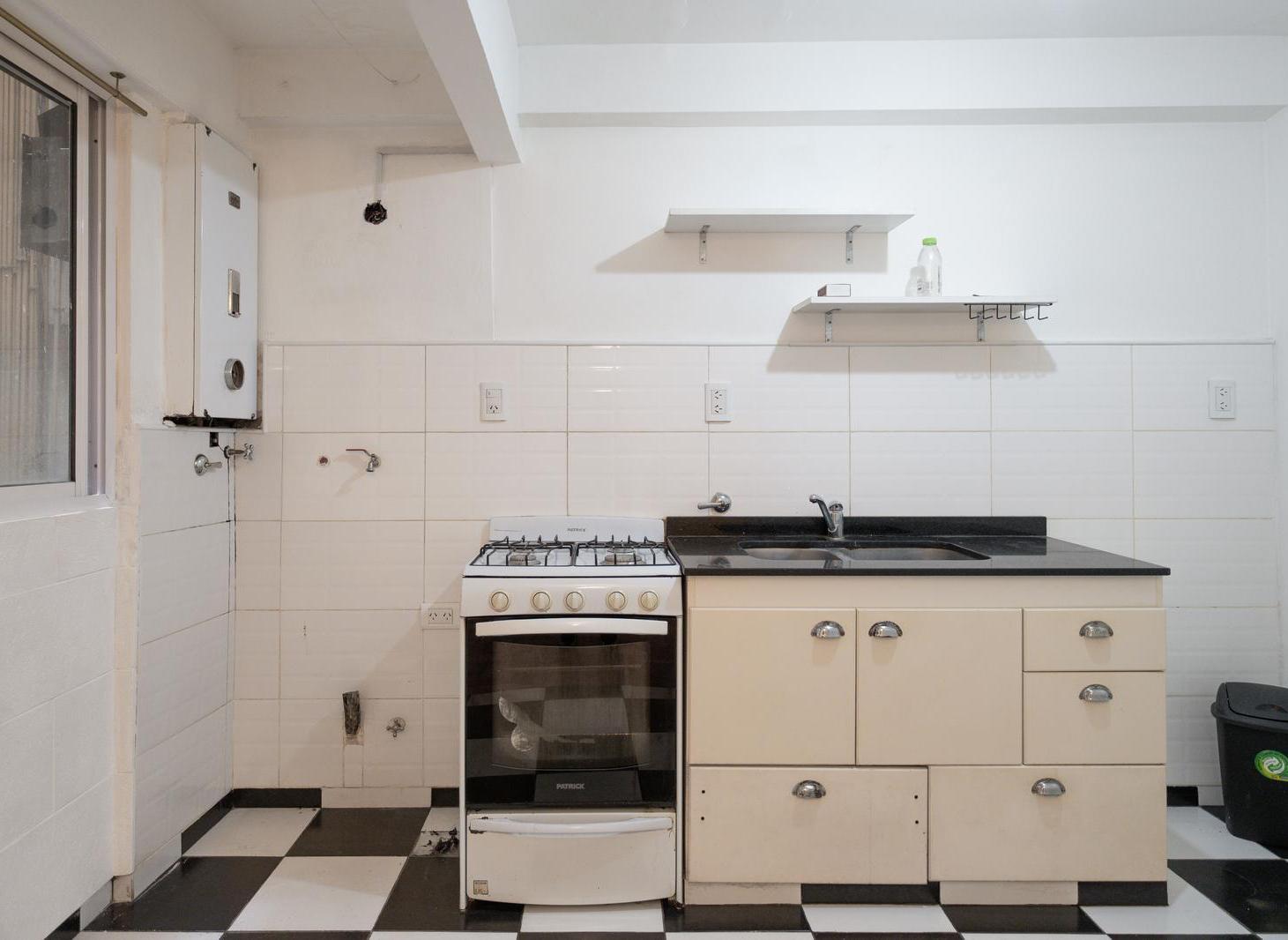 Foto de VENTA DEPARTAMENTO 2 AMBIENTES CABALLITO APTO CREDITO, imagen 5