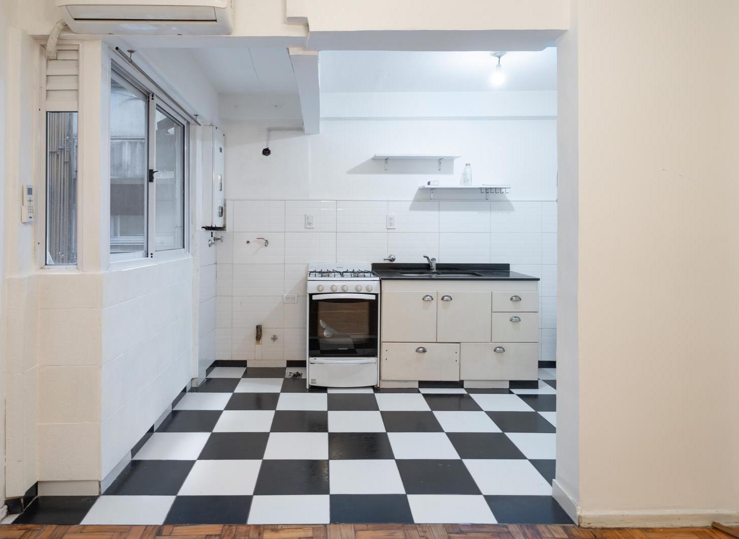 Foto de VENTA DEPARTAMENTO 2 AMBIENTES CABALLITO APTO CREDITO, imagen 2