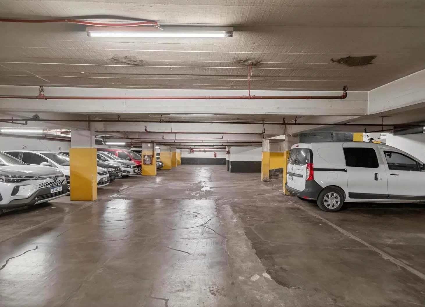 VENTA COCHERA FIJA MONSERRAT 4