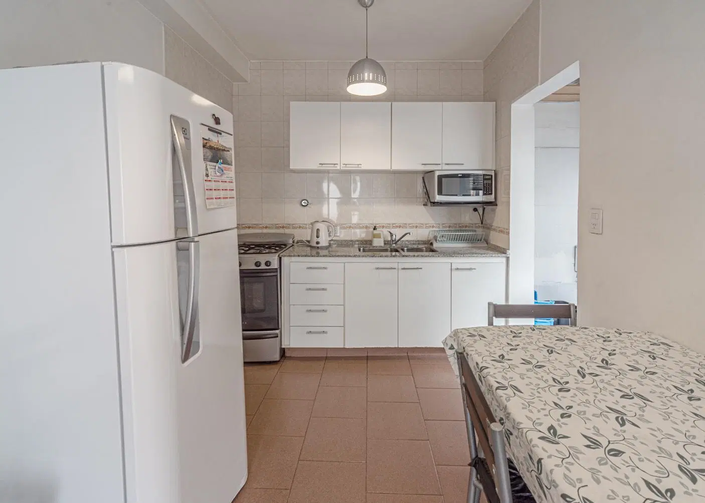 VENTA CASA 4 AMBIENTES PATIO PARRILLA BALCÓN TERRAZA COCHERA VERSALLES 3