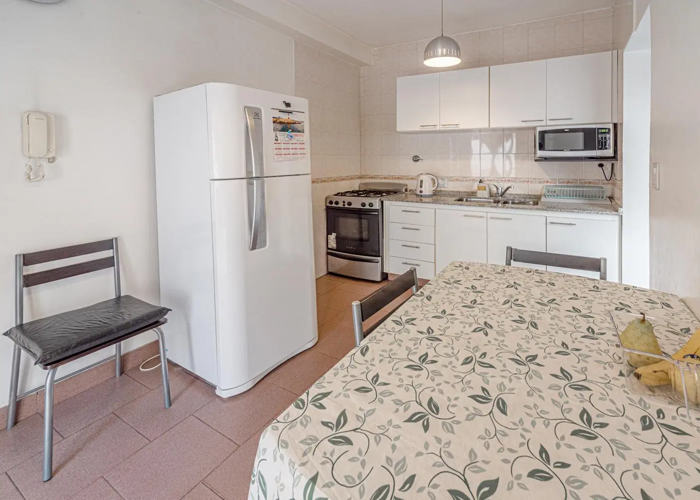 VENTA CASA 4 AMBIENTES PATIO PARRILLA BALCÓN TERRAZA COCHERA VERSALLES 4
