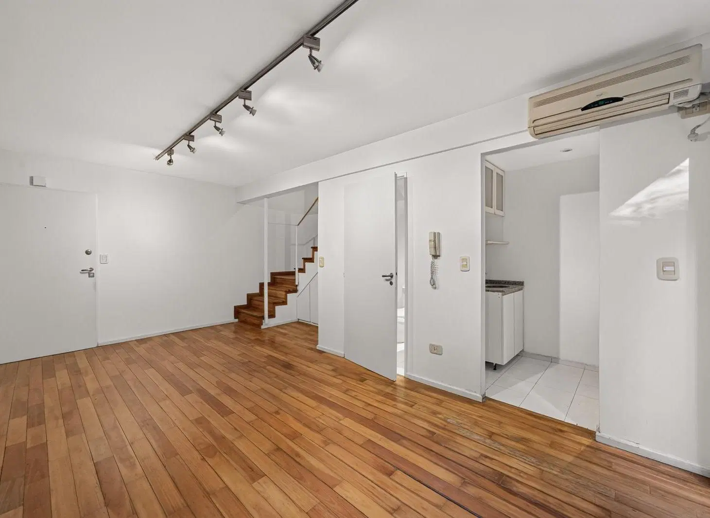 VENTA DEPARTAMENTO DUPLEX 2 AMBIENTES LAS CAÑITAS 4