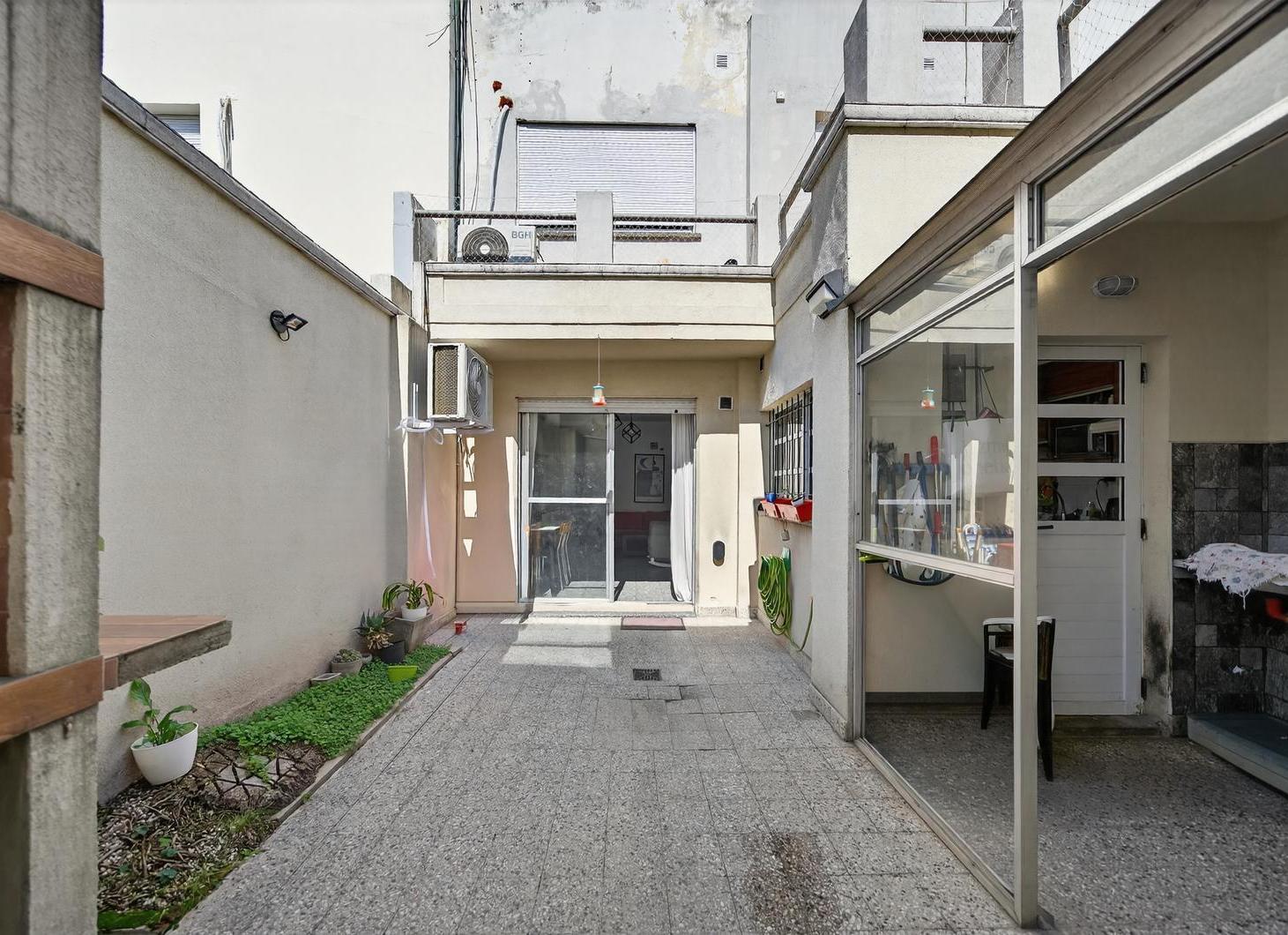 Foto de VENTA PH 4 AMBIENTES PARQUE AVELLANEDA PATIO COCHERA APTO CRÉDITO, imagen 3