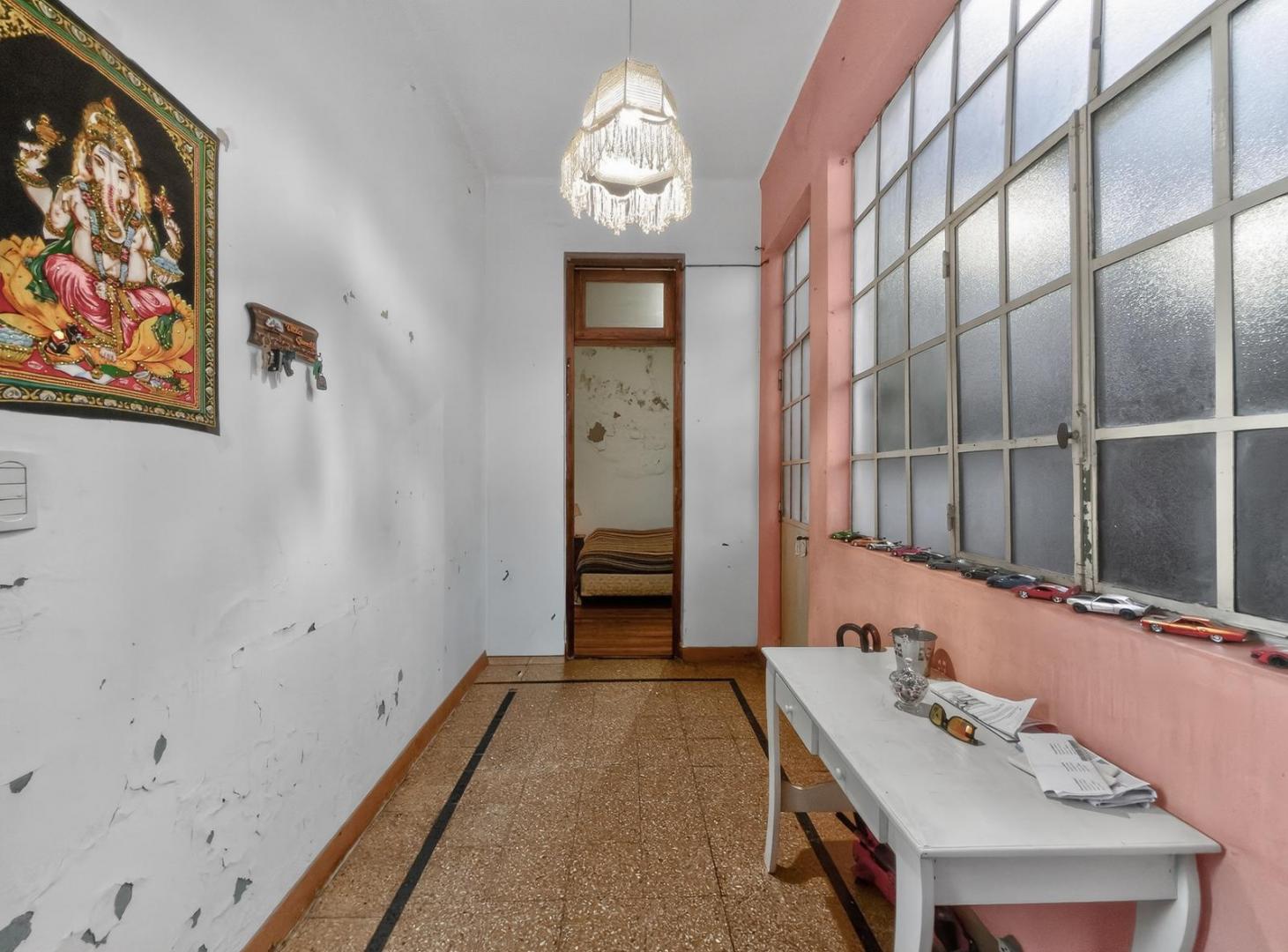 Foto de VENTA PH ALMAGRO 4 AMBIENTES TERRAZA PROPIA REFACCIONAR RECICLAR, imagen 3