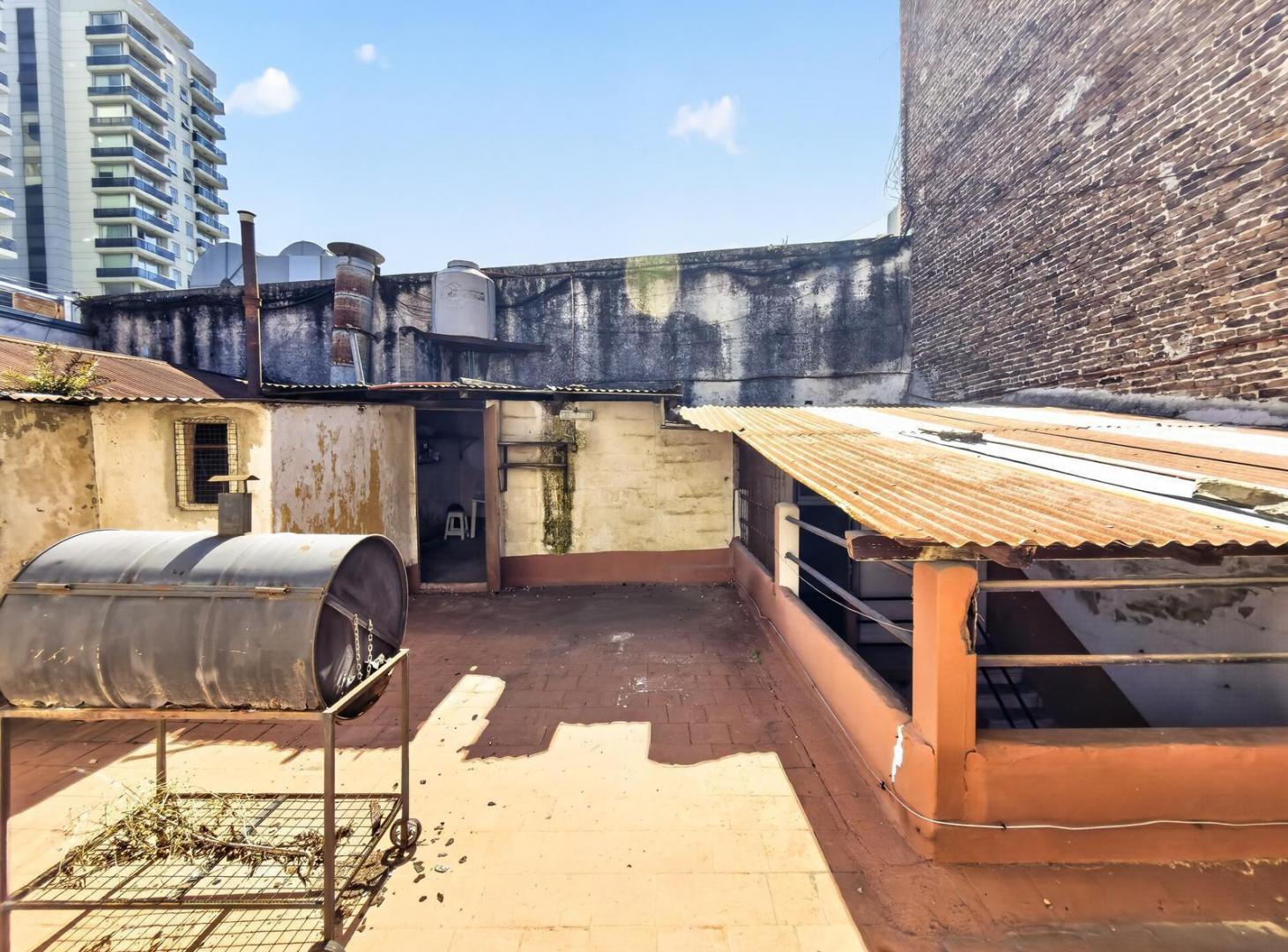 Foto de VENTA PH ALMAGRO 4 AMBIENTES TERRAZA PROPIA REFACCIONAR RECICLAR, imagen 4