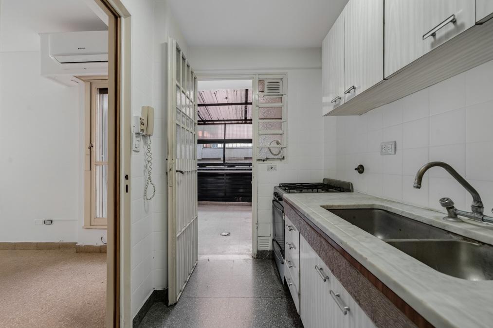 Foto de VENTA DEPARTAMENTO 2 AMBIENTES PATIO ALMAGRO APTO CREDITO, imagen 2
