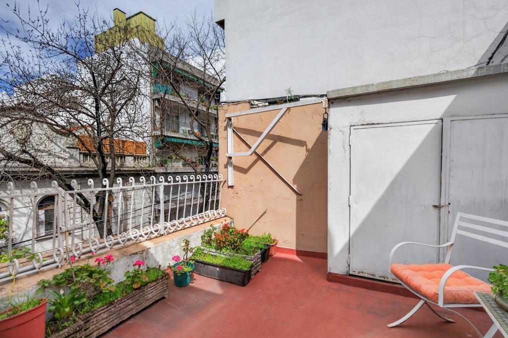 Foto de VENTA PARQUE CHACABUCO PH 6 AMBIENTES BALCON TERRAZA SIN EXPENSAS APTO, imagen 4