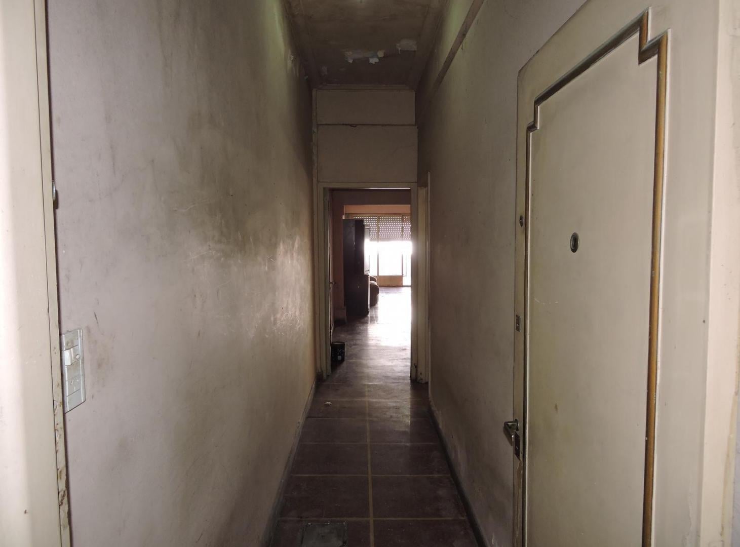 Foto de VENTA PH A REFACCIONAR CON TERRAZA PROPIA 2 PATIOS PARRILA SIN EXPENSAS, imagen 3