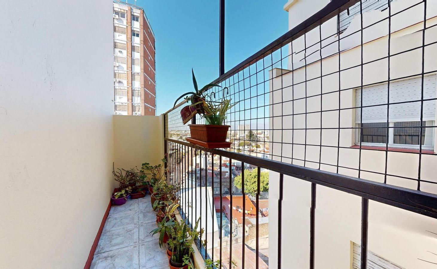 Foto de VENTA DEPARTAMENTO 2 AMBIENTES MONTE CASTRO APTO CREDITO BALCON, imagen 2