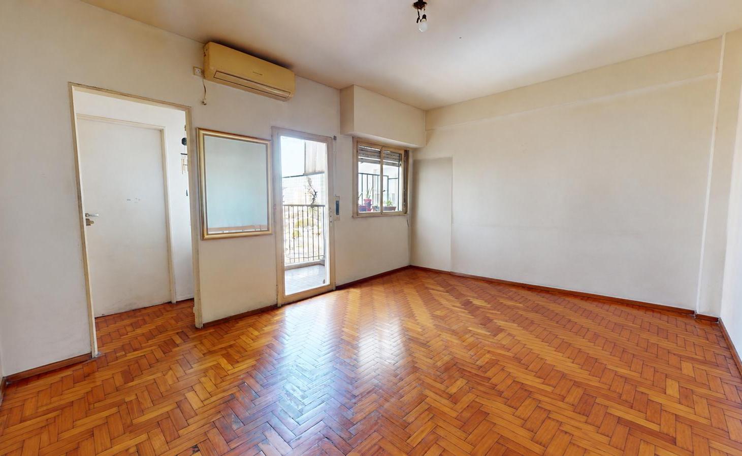Foto de VENTA DEPARTAMENTO 2 AMBIENTES MONTE CASTRO APTO CREDITO BALCON, imagen 1
