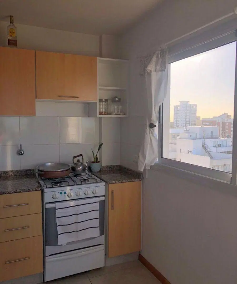 EN VENTA 2 AMBIENTES CON BALCON Y COCHERA 3