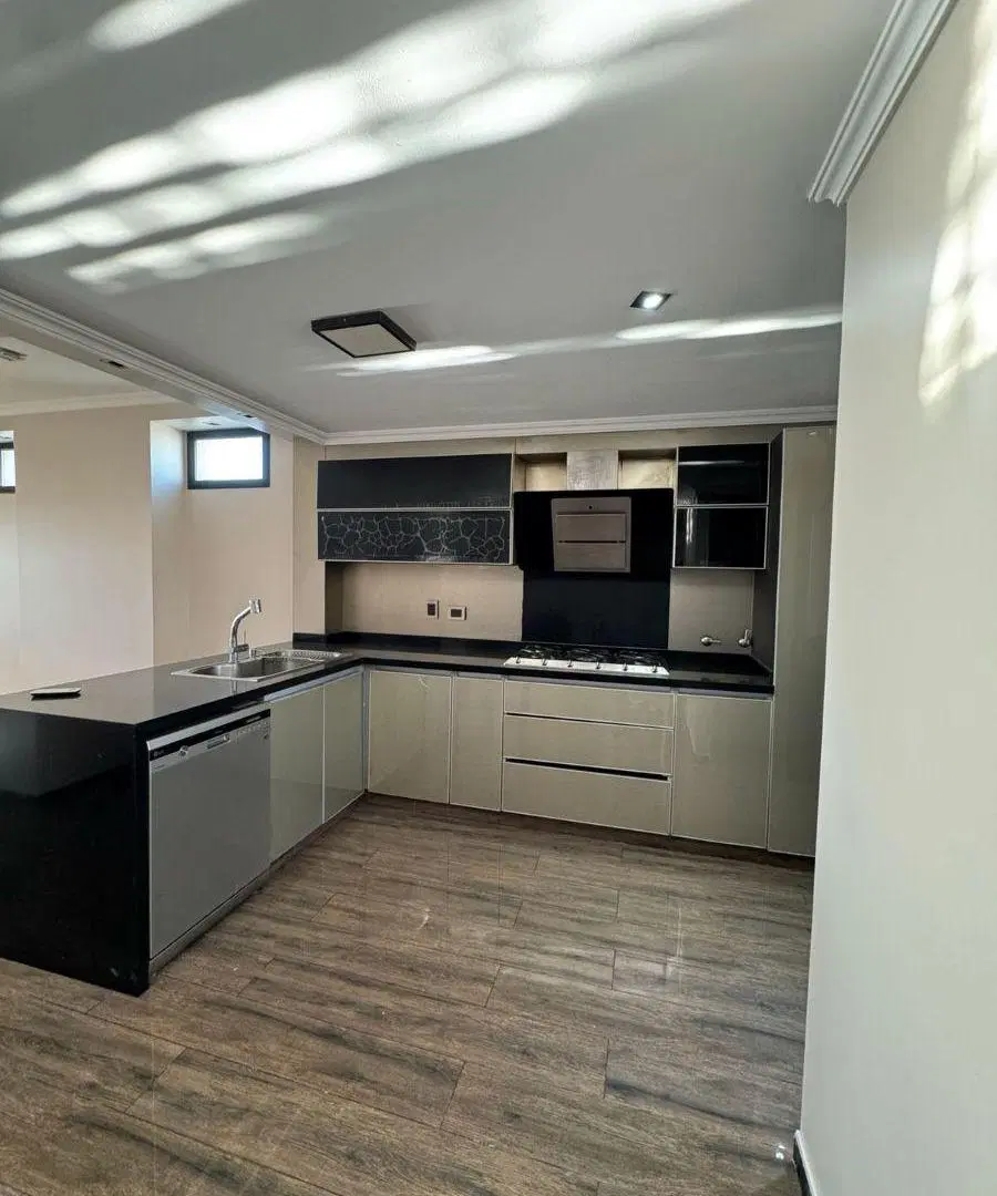 VENTA DEPARTAMENTO 4 amb. con terraza exclusiva y Cochera 4