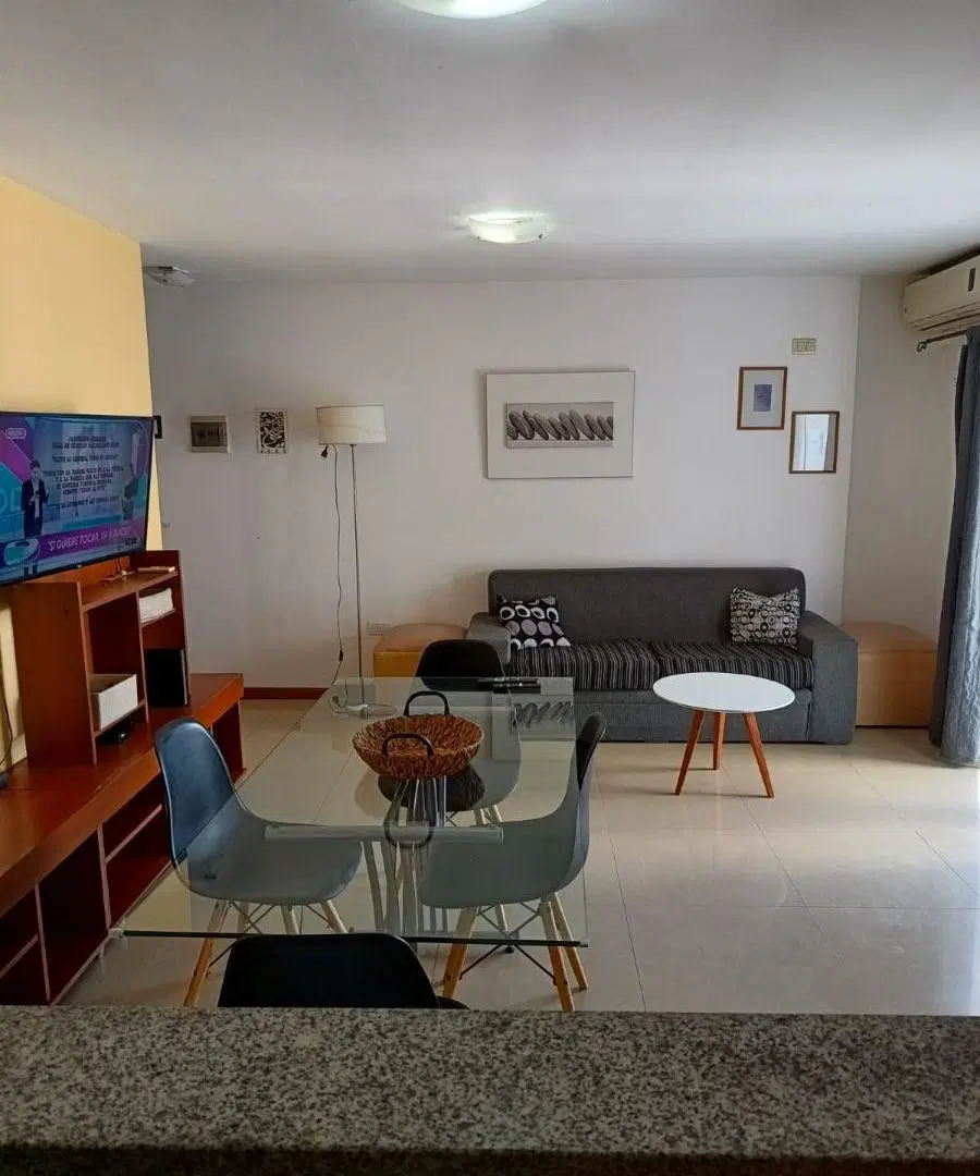 Departamento 2 dormitorios con cochera - Excelente zona 3