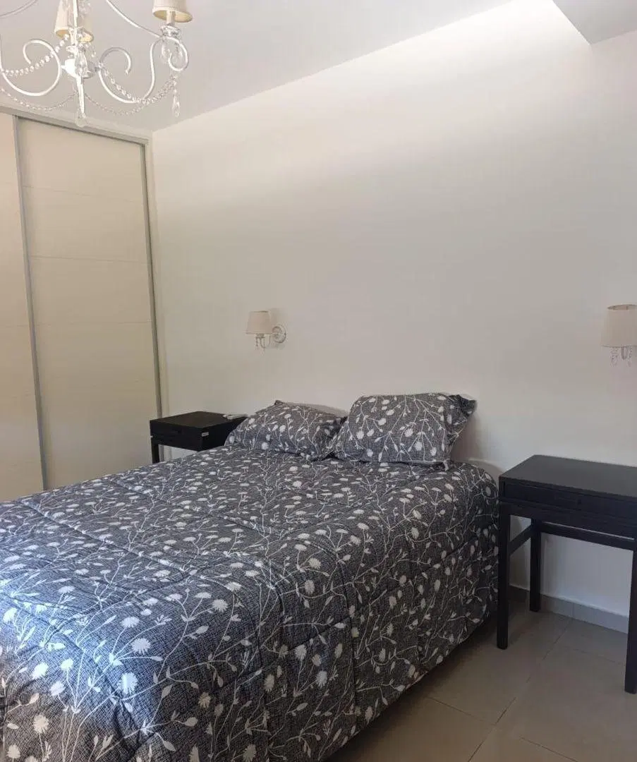 Casa amoblada a 2 minutos del Kempes - barrio cerrado de categoria 3