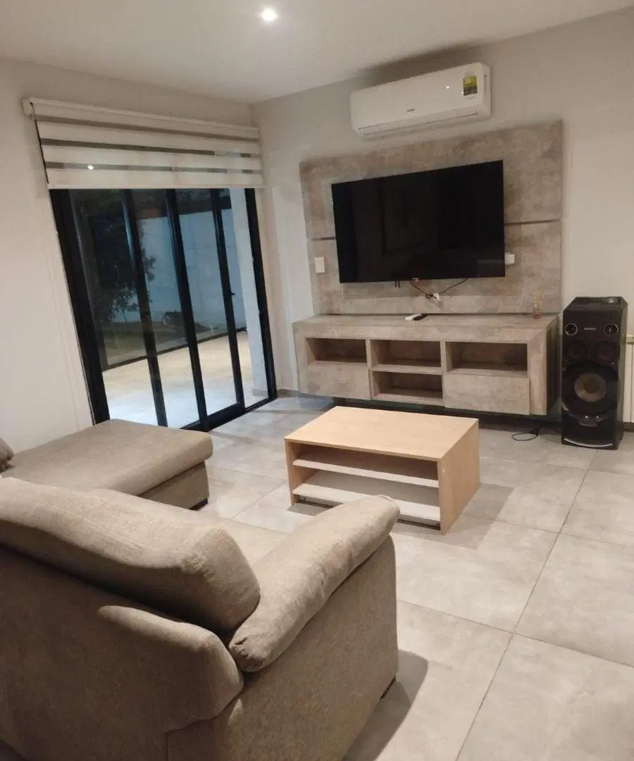 CASA TOTALMENTE AMOBLADA 3 DORMITORIOS 1
