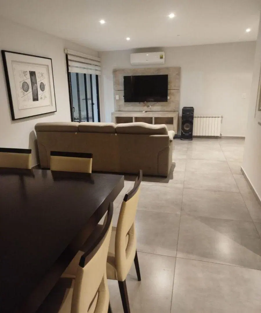 CASA TOTALMENTE AMOBLADA 3 DORMITORIOS 3