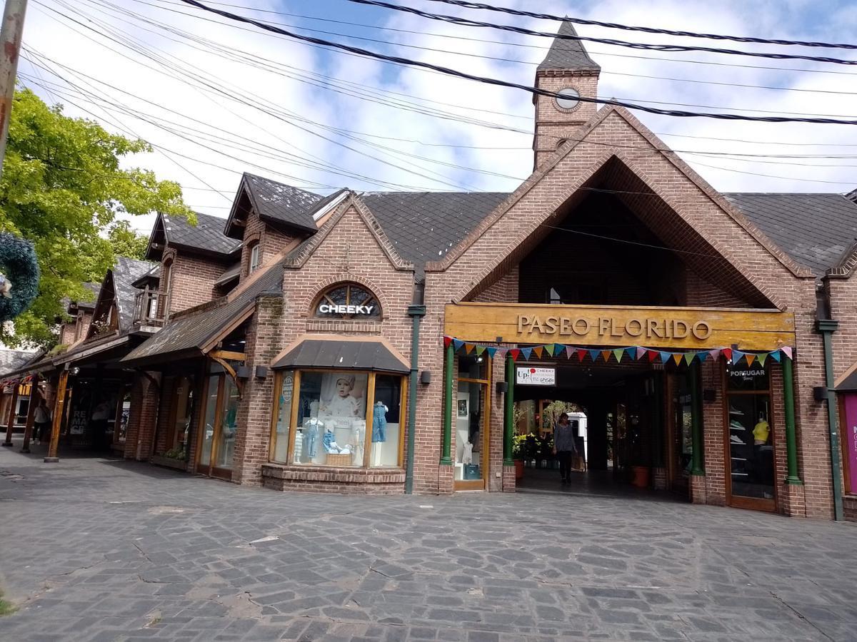 Venta - Local a La Calle en Paseo Florido - Hurlingham 2