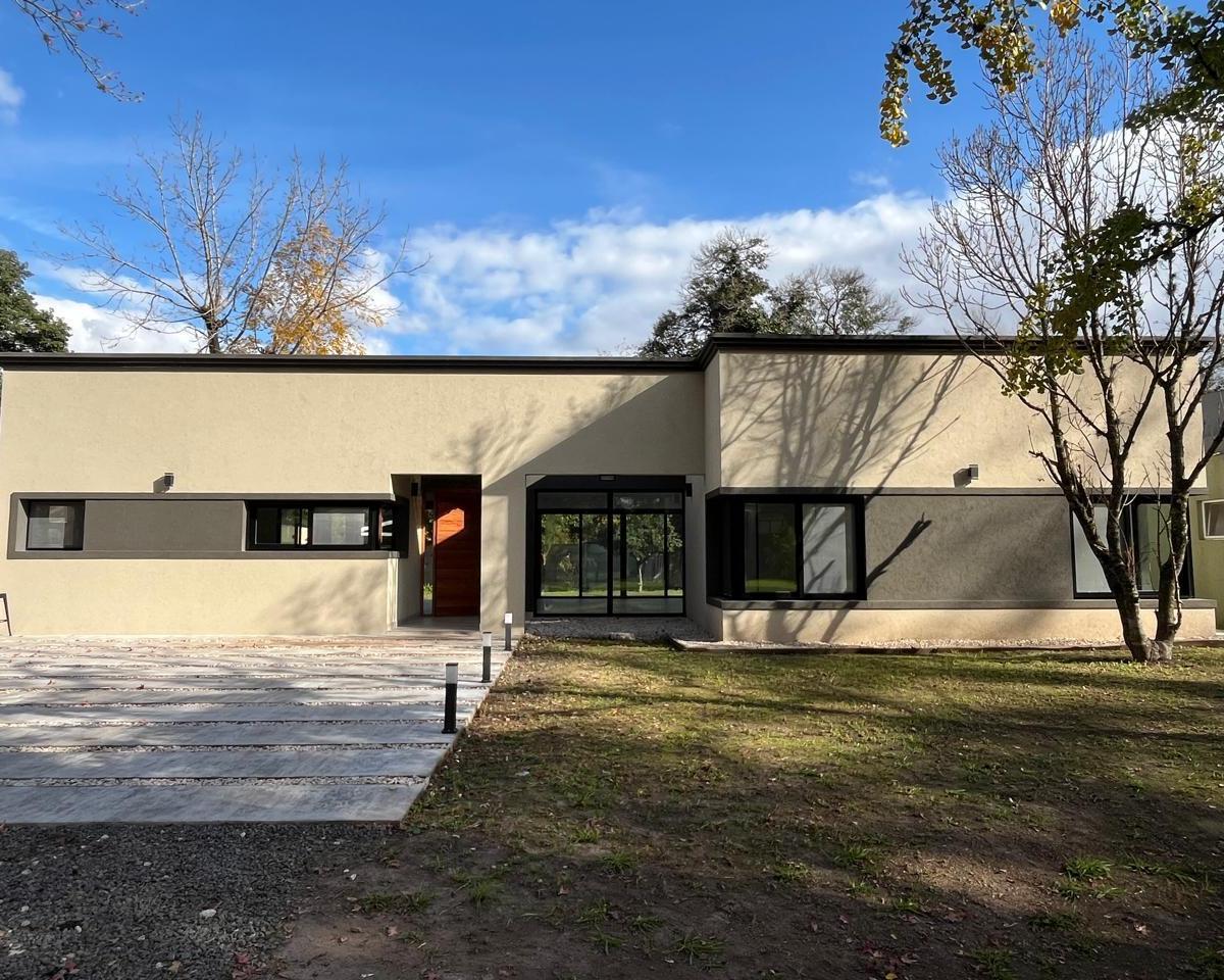 Venta de Casa 4 Ambientes en San Miguel 5