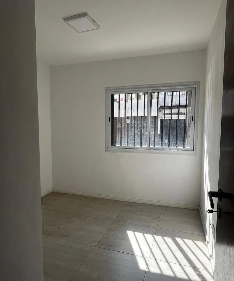Departamento en Caseros 8